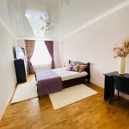Центр. Поруч Парк Та Став Apartment Ternopil Exterior photo