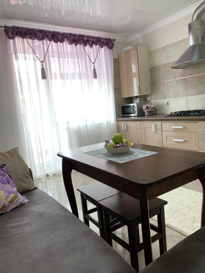 Центр. Поруч Парк Та Став Apartment Ternopil Exterior photo